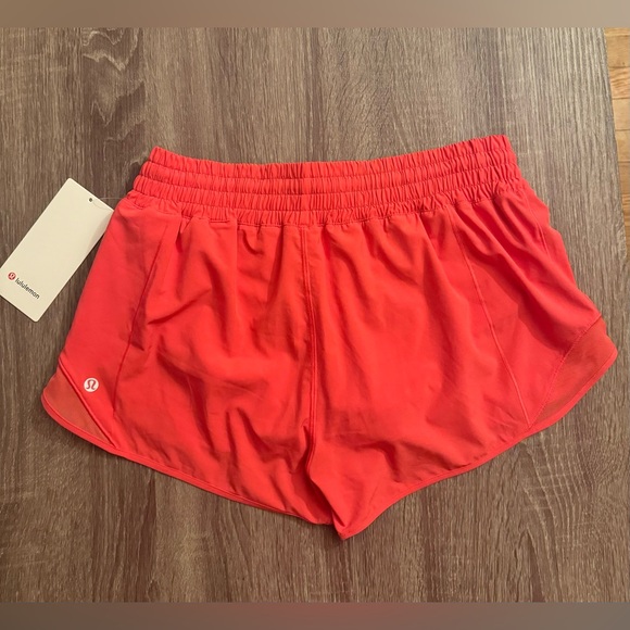 New with tags Lululemon Hotty hot high rise lined short 2.5”, Glaze Pink size 10 - Picture 8 of 11